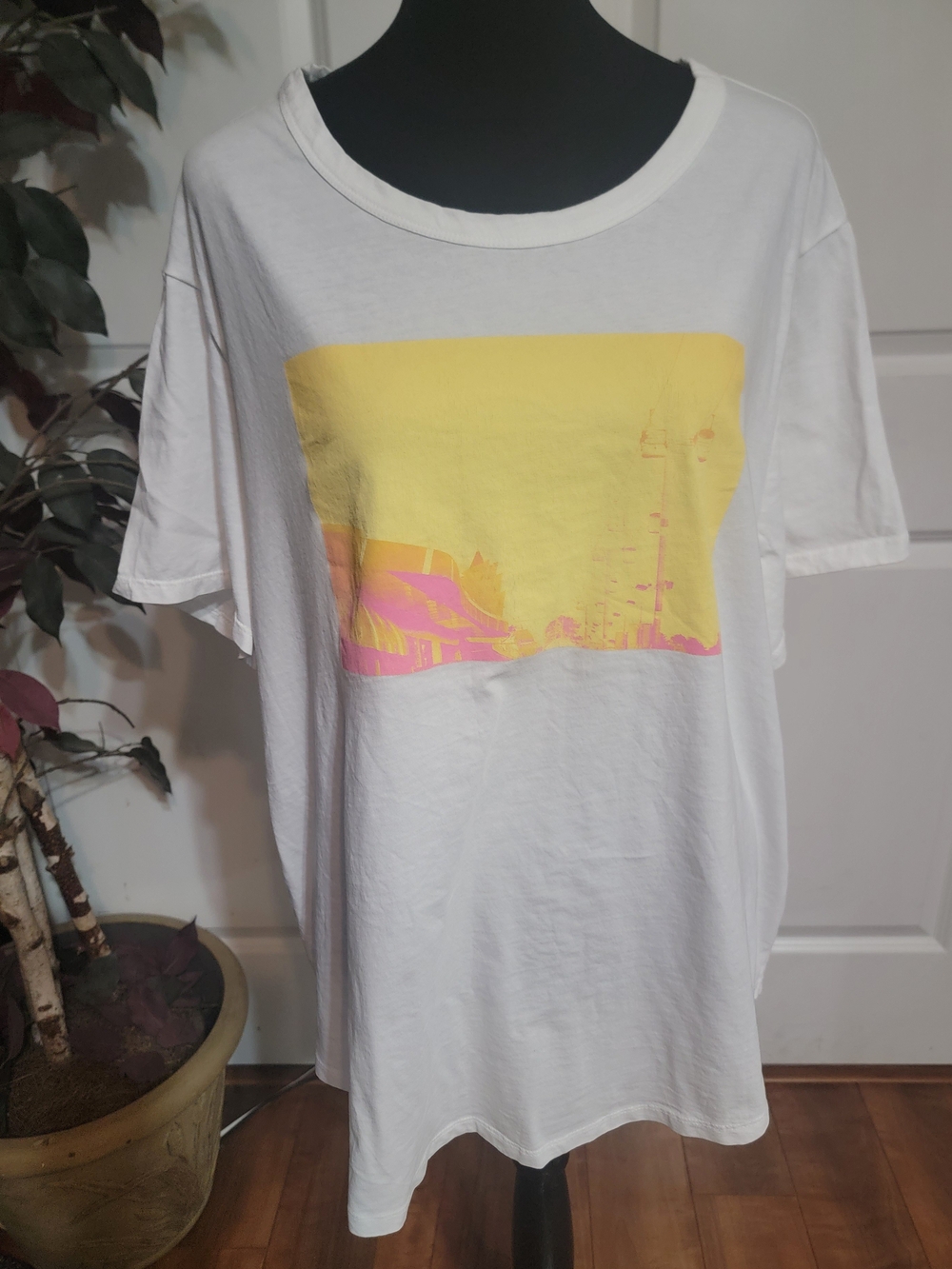 Old Navy White Short-Sleeve Graphic Tee with Yellow & Pink Print